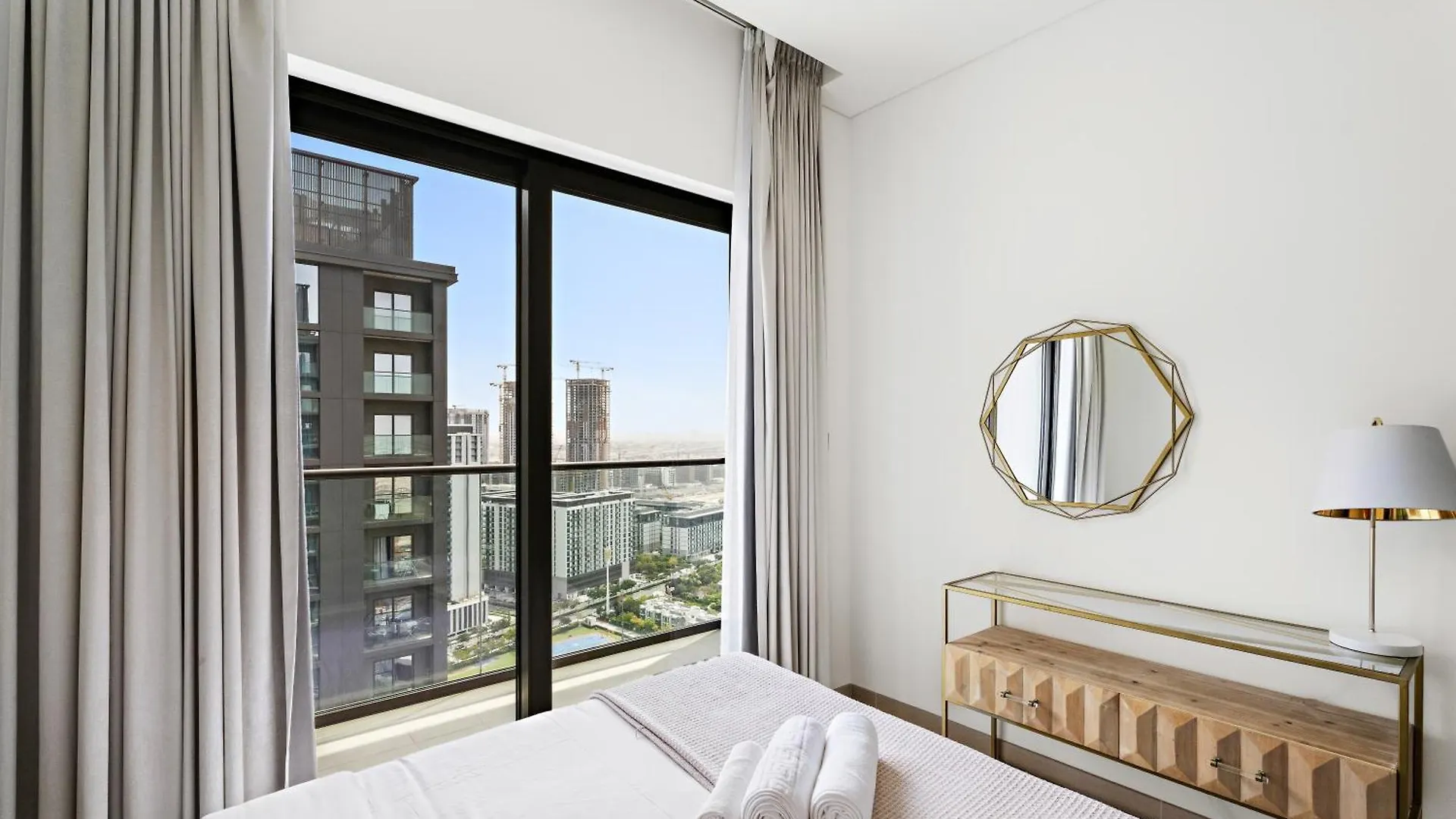 New 2 Bedroom In Meydan - Green Area Dubai 0*,